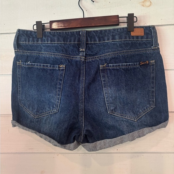 7 For All Mankind Womens 6 Weekend Short
Cut off Blue Jeans Shorts
Distressed - Picture 7 of 15